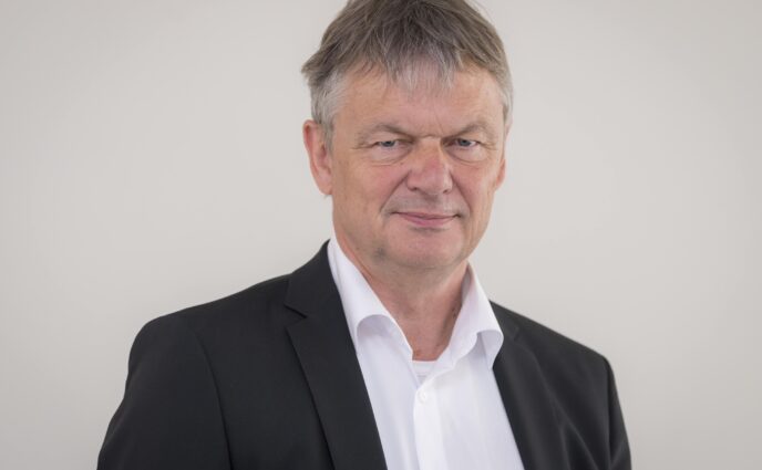 Die Boomer und die Zukunft der Pflege: DAK-Pflegereport 2024 vorgelegt
