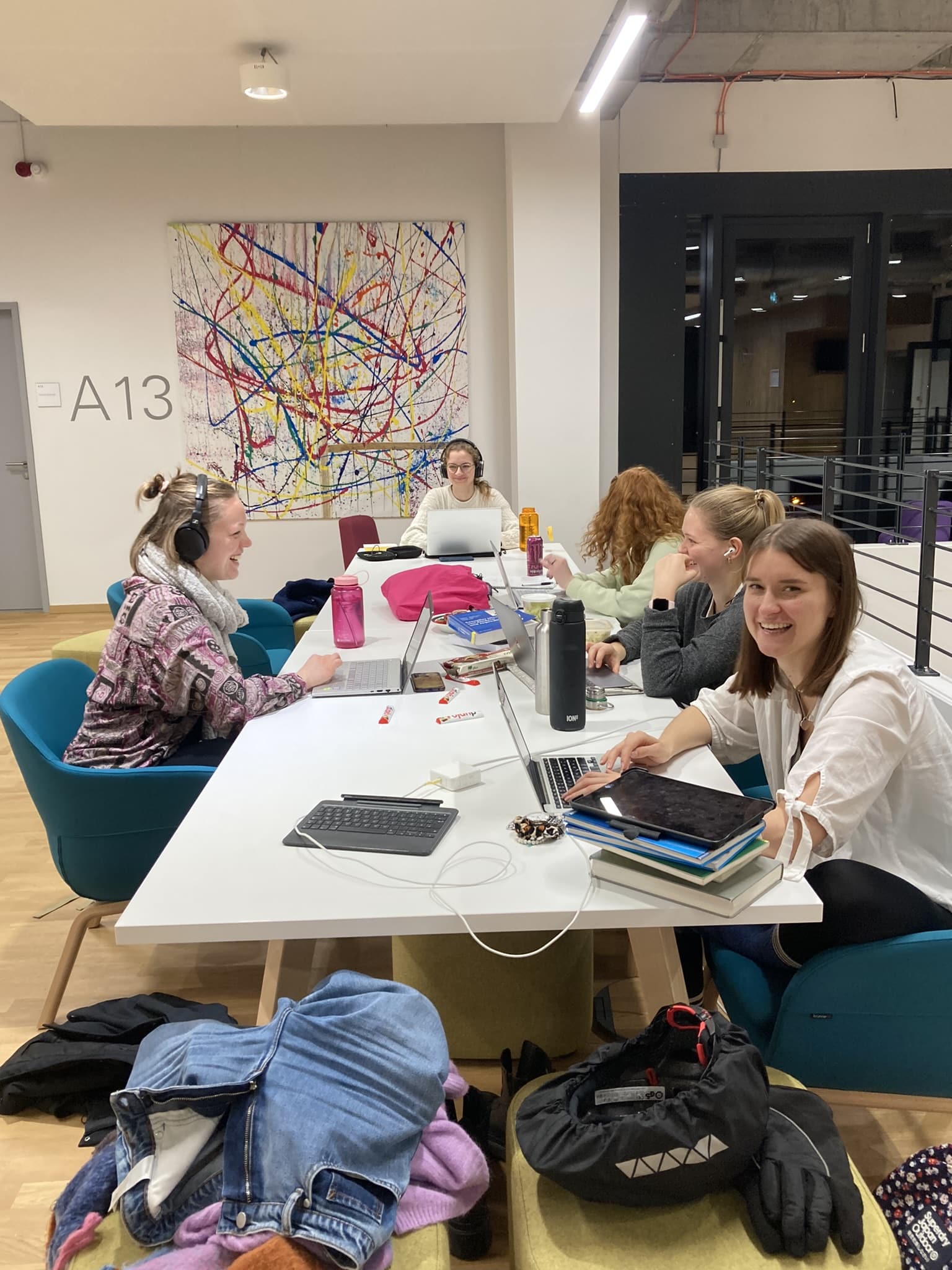 Studierende bei der WritingNight 2024, Foto: Evangelische Hochschule Freiburg