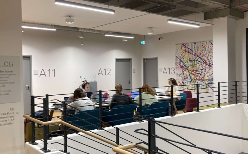 Studierende bei der WritingNight 2024, Foto: Evangelische Hochschule Freiburg