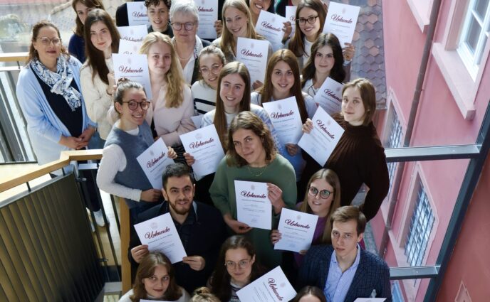 Mehr als eine Finanzspritze: 5 EH-Studierende erhalten Stipendien der Stiftungsverwaltung Freiburg